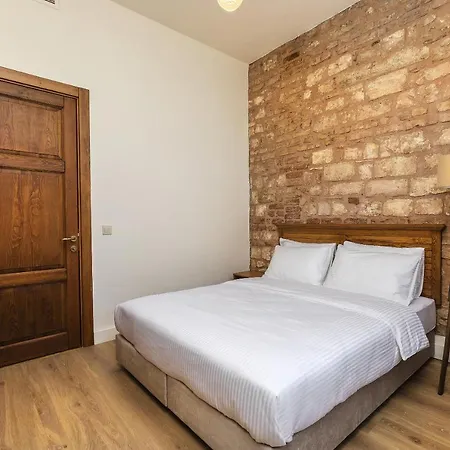 Aparthotel The Nomad Old 4*