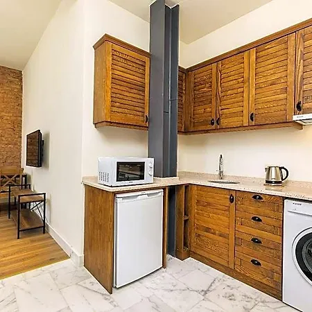 Apart-hotel The Nomad Old 4*